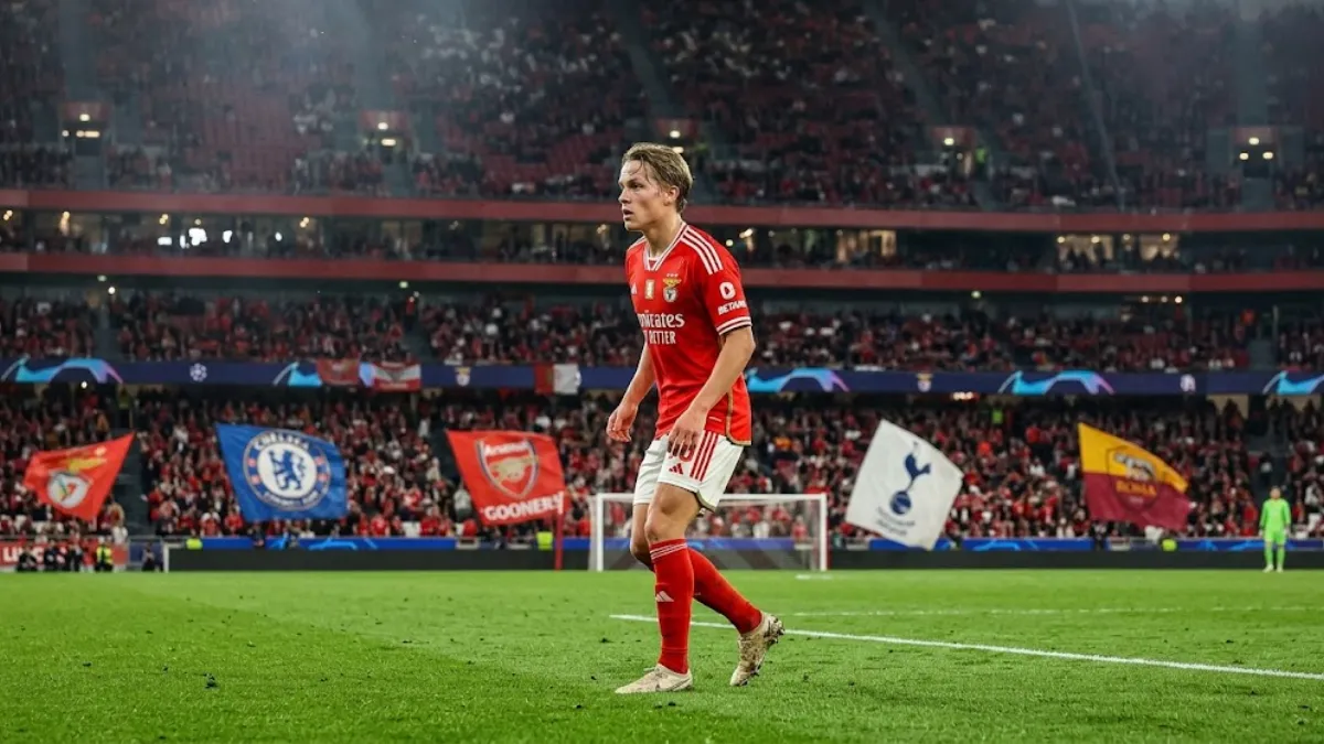 Chelsea are keen on Benfica winger Andreas Schelderup