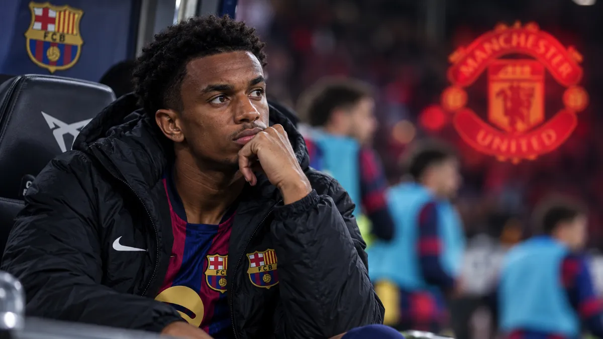 Manchester United weighing up a move for Alejandro Balde from Barcelona