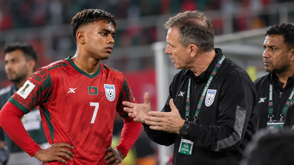Thomas Dooley explains why he substituted Fulham player at halftime
