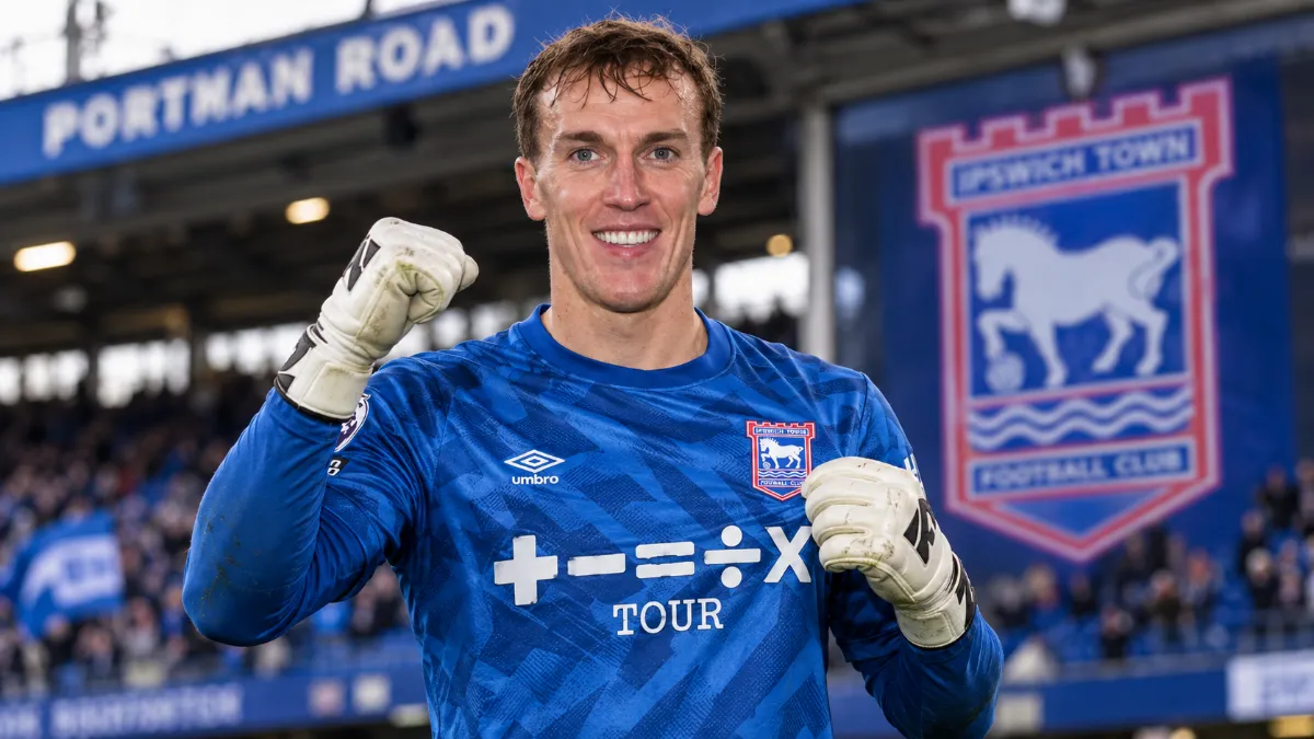 Christian Walton signs contract extension with Ipswich Town until 2029