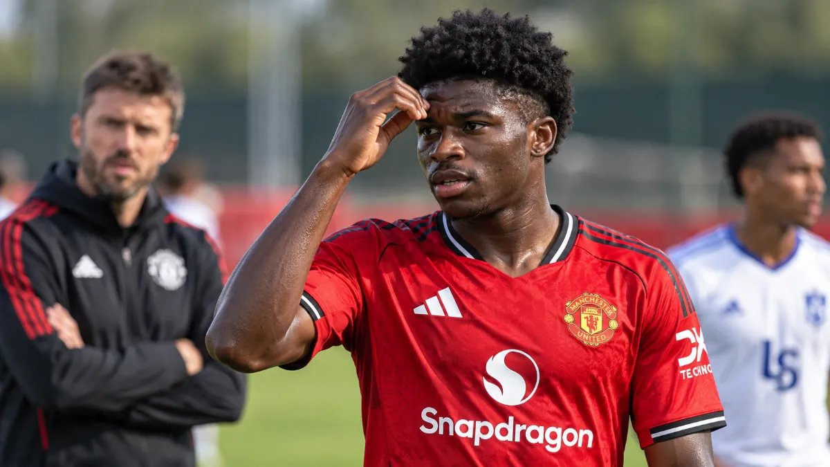 Michael Carrick receives mixed injury news from Manchester United