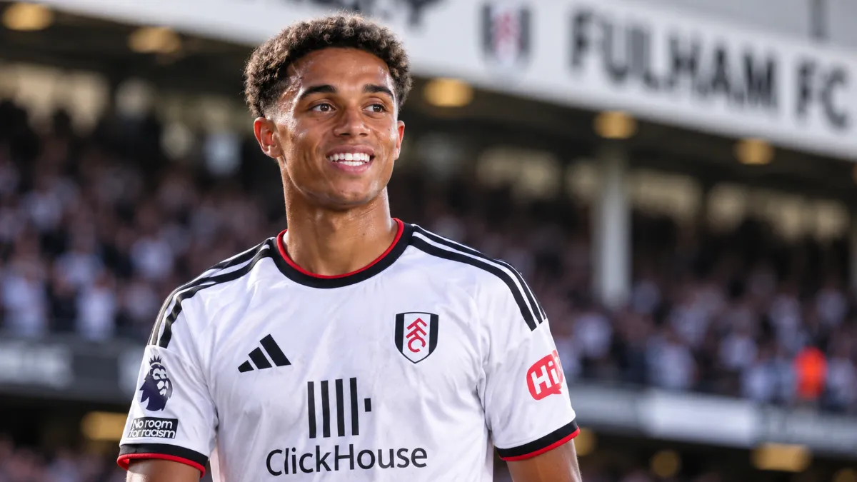 Arsenal and Liverpool are set to battle for 19-year-old Fulham striker