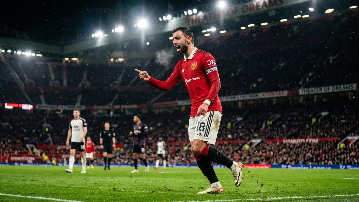 Manchester United are negotiating a clever clause in Bruno Fernandes' contract to safeguard against age decline