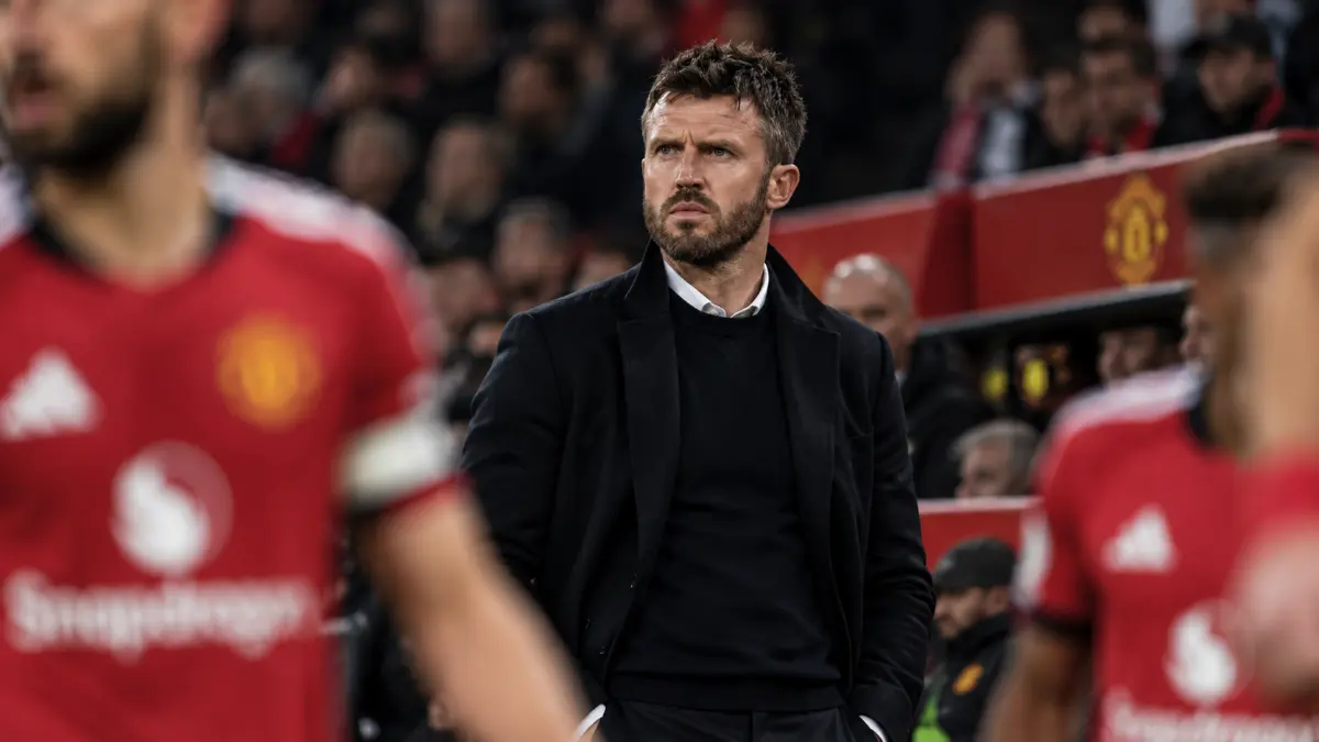 Emmanuel Petit says Manchester United players no longer support Michael Carrick