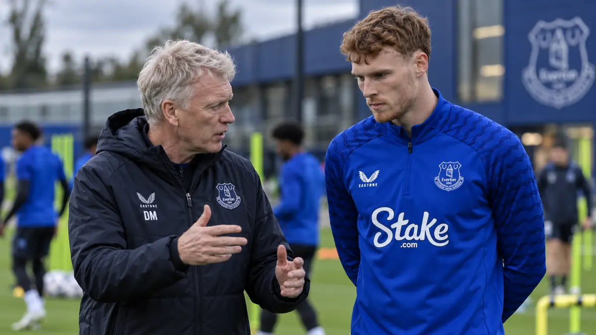 Moyes urges O'Brien to wait for his chance at Everton