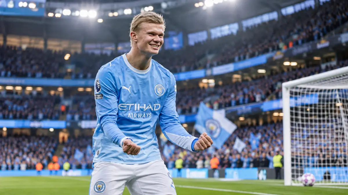 A late flurry sees Manchester City edge Ipswich, Liverpool claim comeback win over Brentford, and Fulham prevail narrowly against Hull City