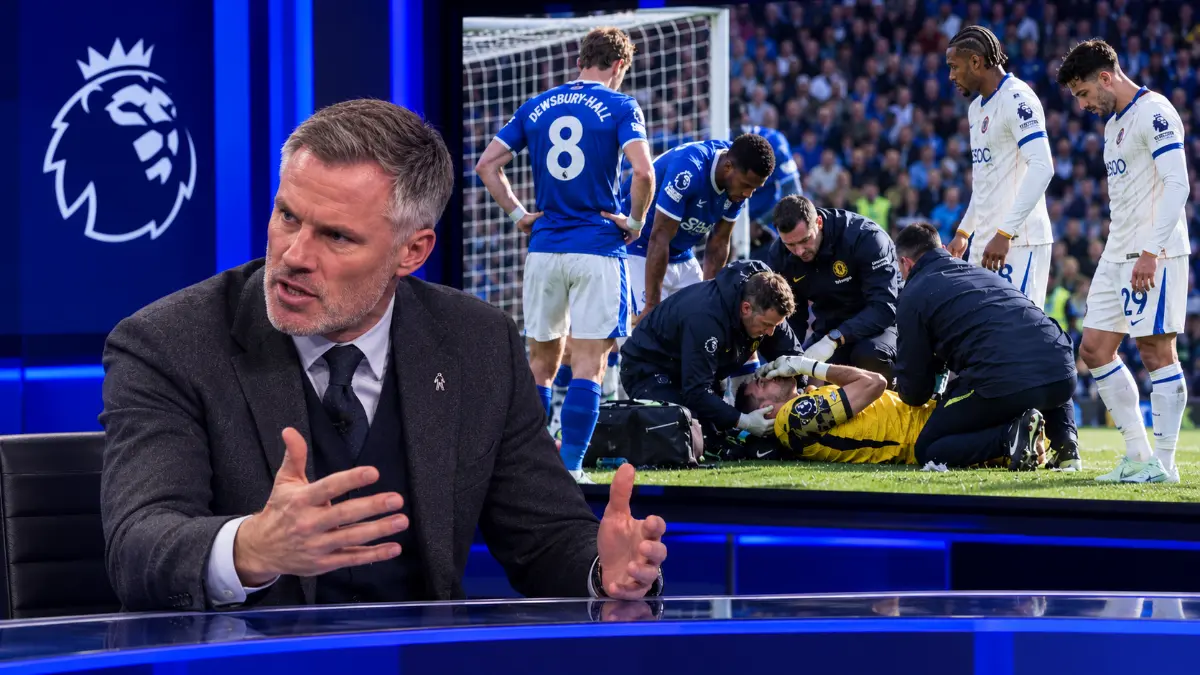 Jamie Carragher criticises Everton fans for reaction to Martinez injury
