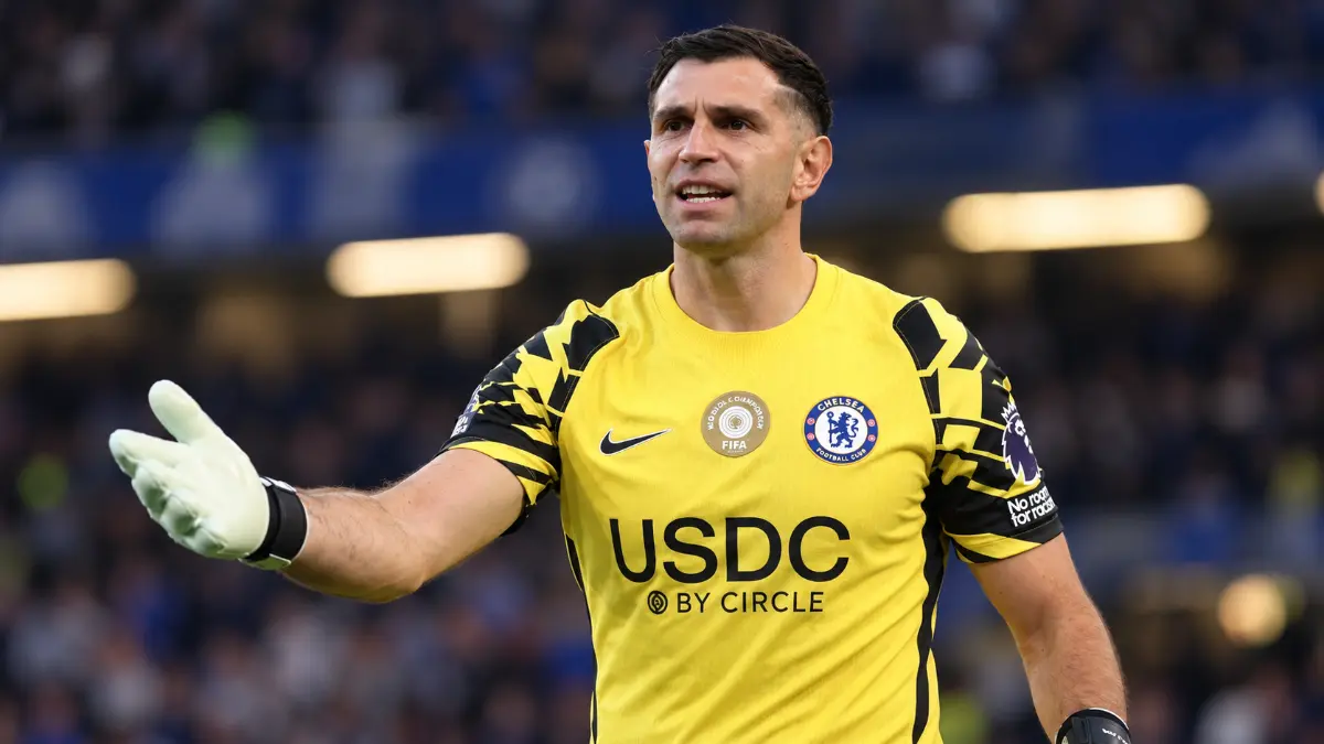 Emiliano Martinez sidelined for over 40 days due to jaw injury