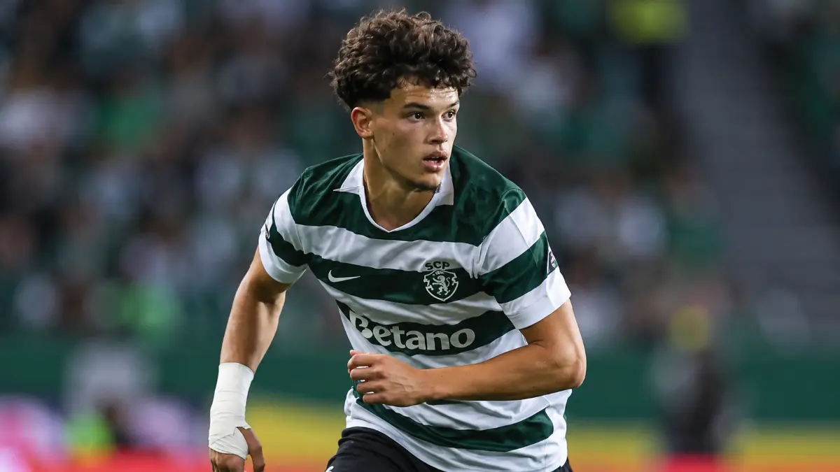 Chelsea and Manchester United weigh up moves for Flavio Gonsalves