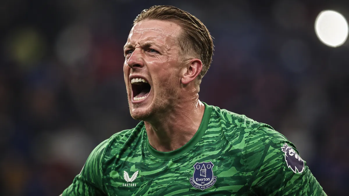 Chelsea are poised to seize the chance to sign Jordan Pickford