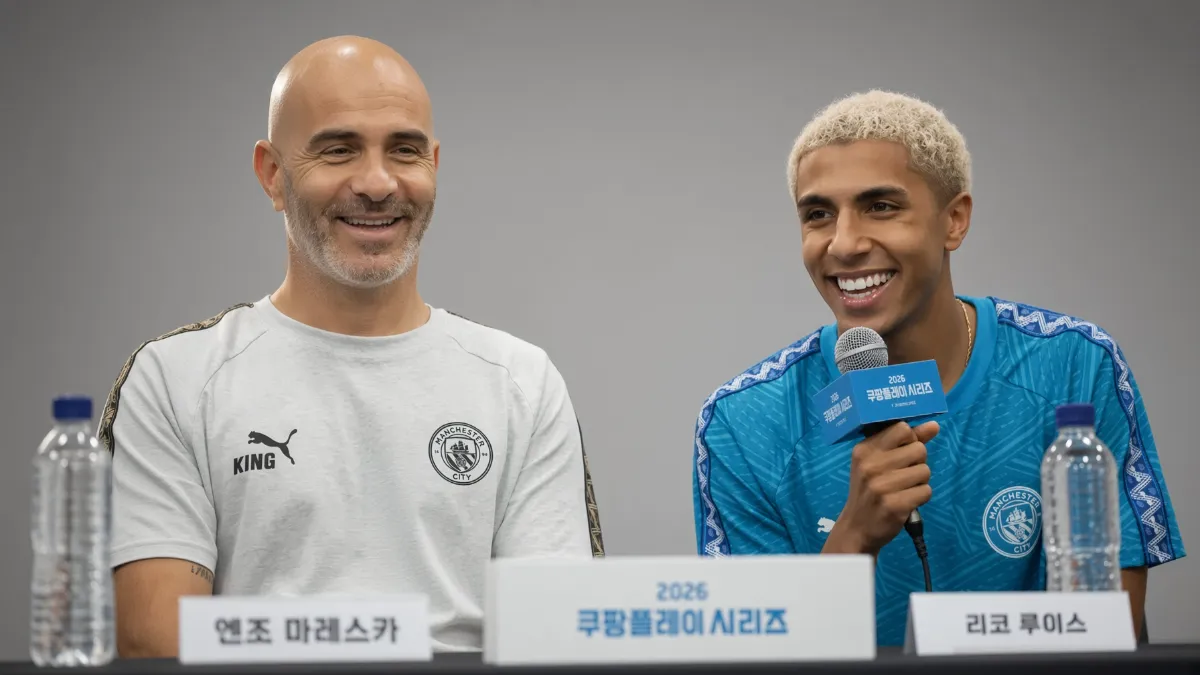 Rico Lewis praises Enzo Maresca's work at Manchester City