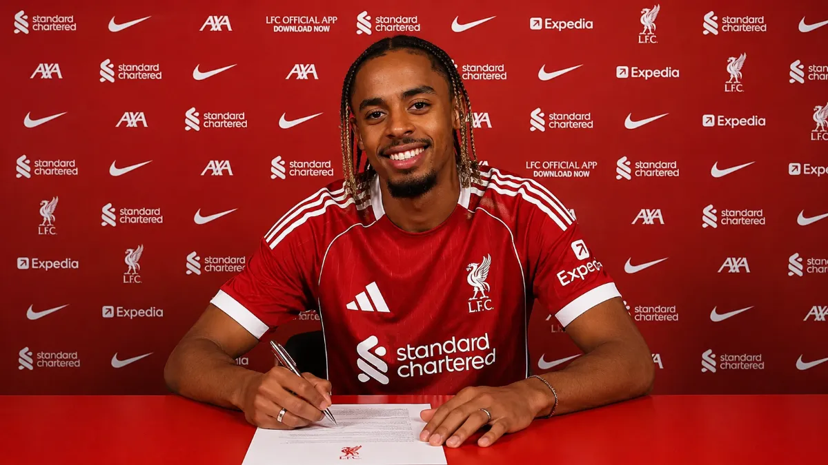 Liverpool sign bradley barcola from psg