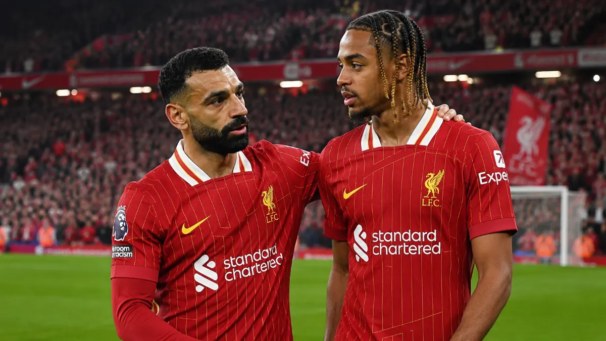 Ryan Babel explains why Barcola can't replace Salah