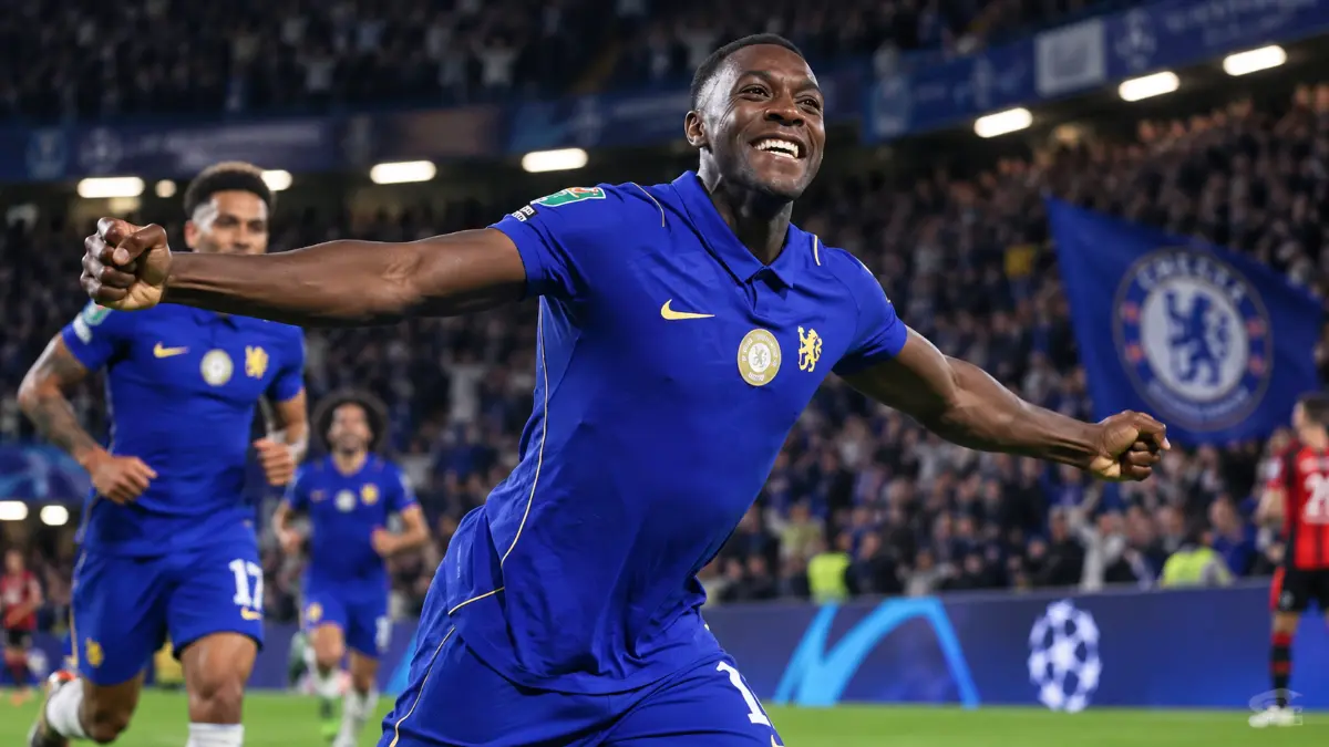 Danny Welbeck: I feel privileged to have the chance to join Chelsea